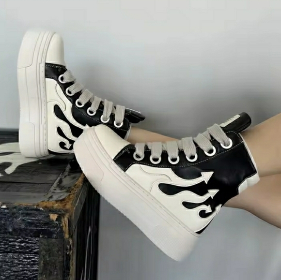 Shoes - Fashion Black  White High-Top Sneakers Ankle Boots Platform Stick Sole Size 40